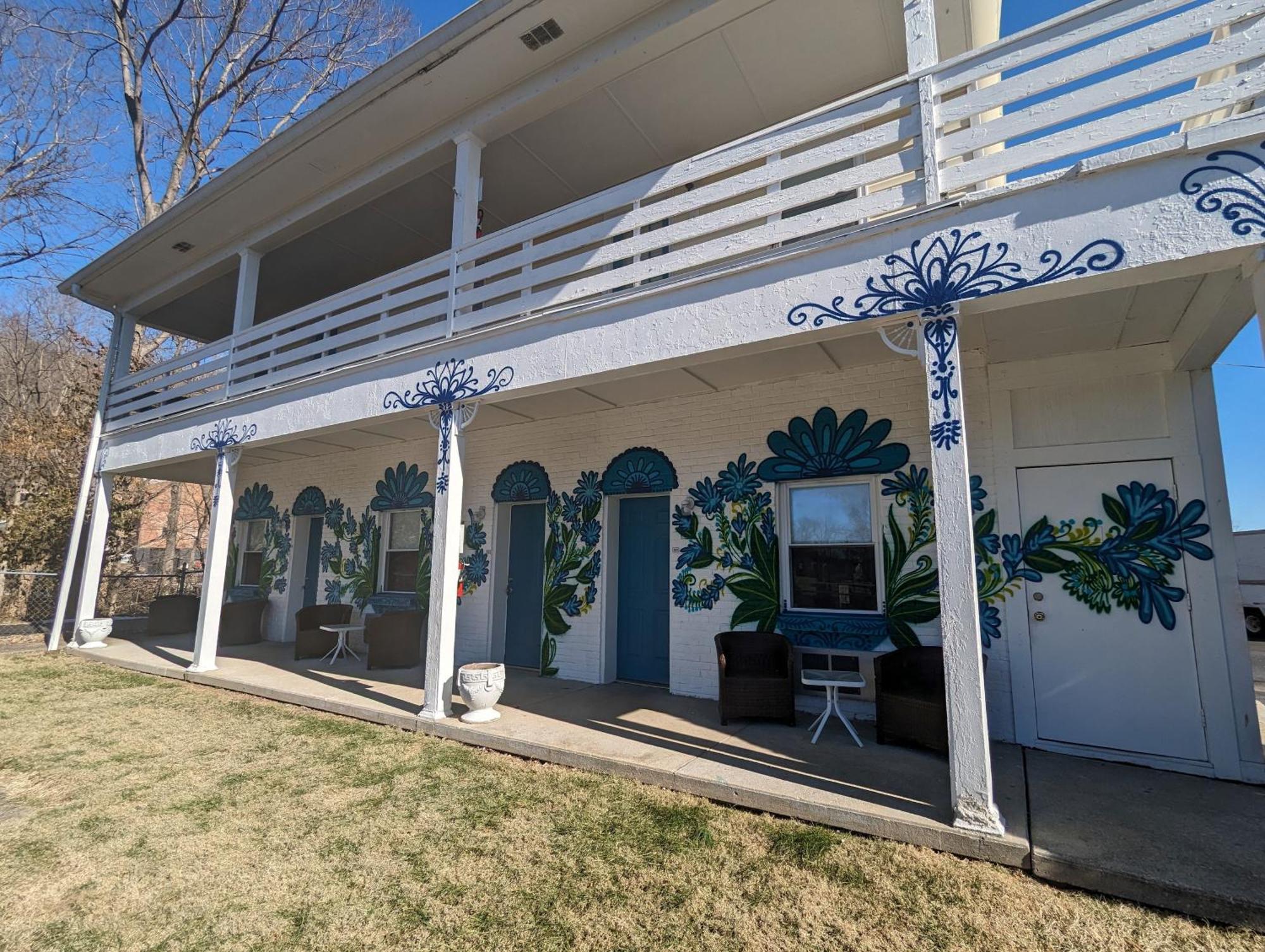 Riverboat Inn & Suites Madison Exterior photo